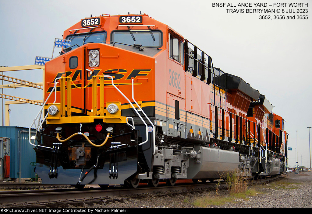 BNSF 3652, 3656 and 3655